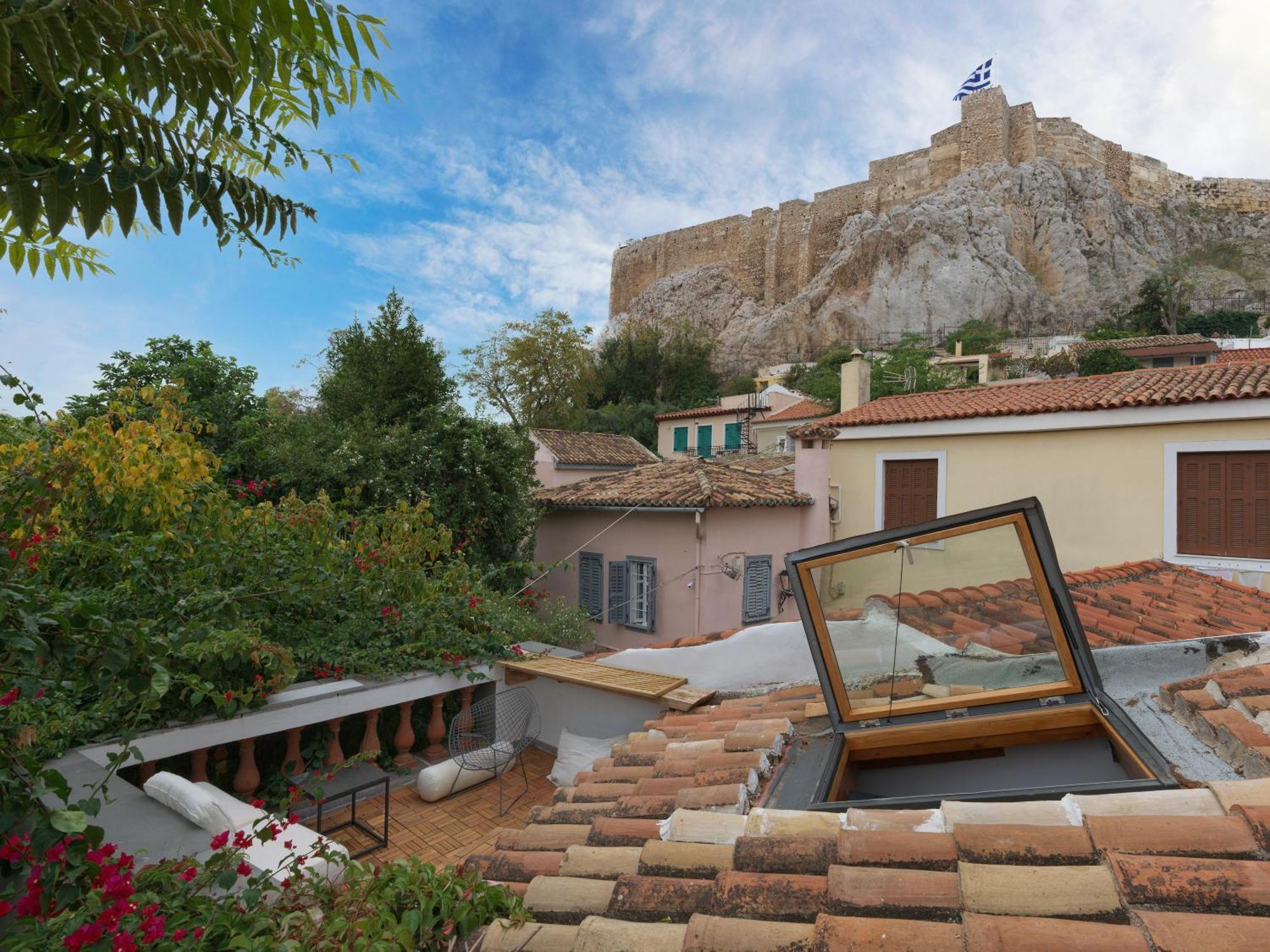 Live At The Acropolis Shadow - Under Super Scenic Anafiotika Apartment Athens Luaran gambar